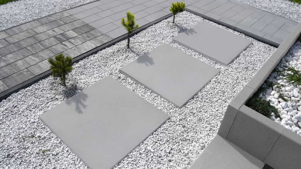 Jak łączyć obrzeża z płytami