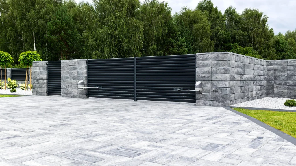 Jak dopasować kostkę do ogrodzenia betonowego?