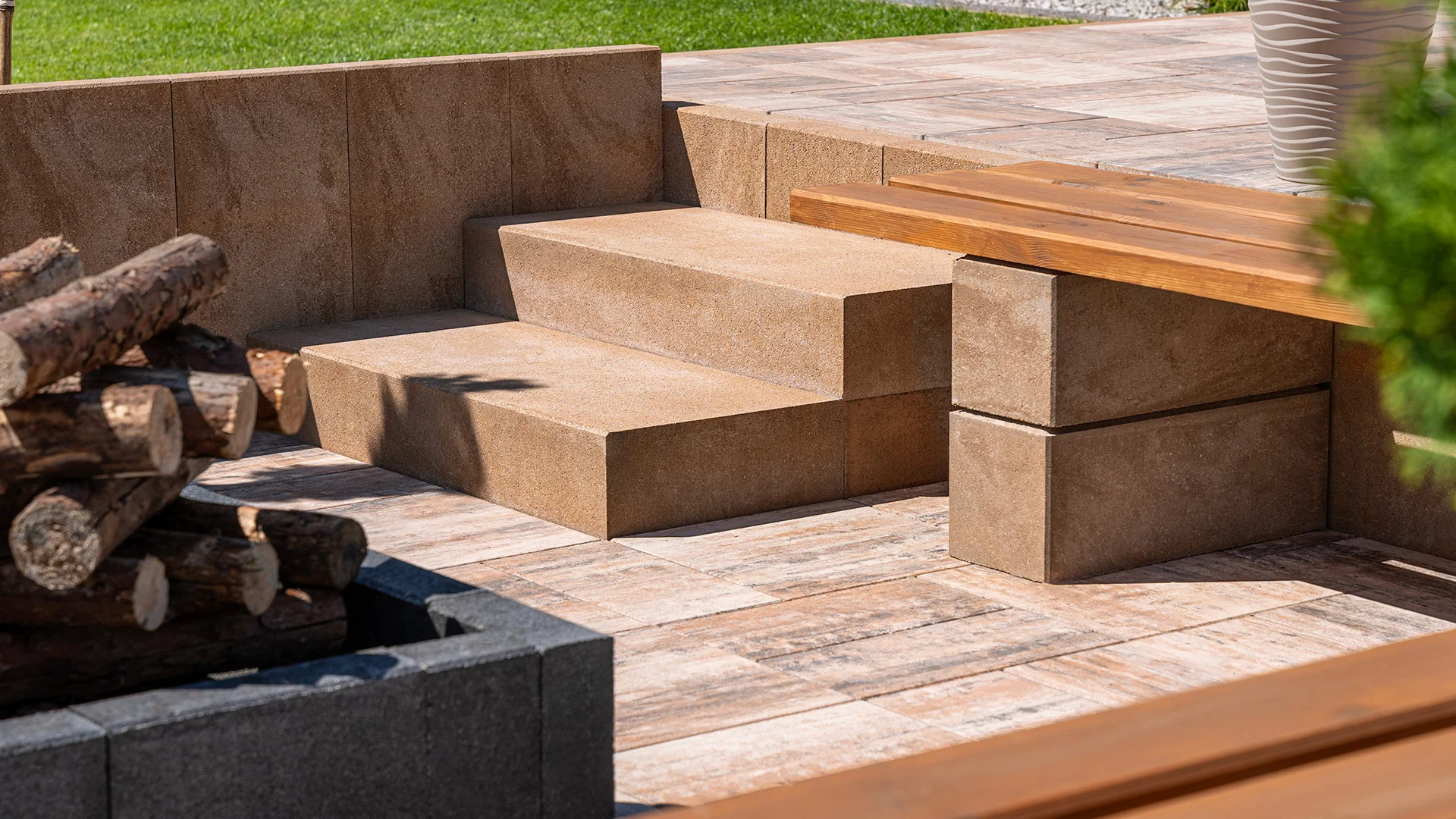 Stopnie schodowe a mała architektura ogrodowa